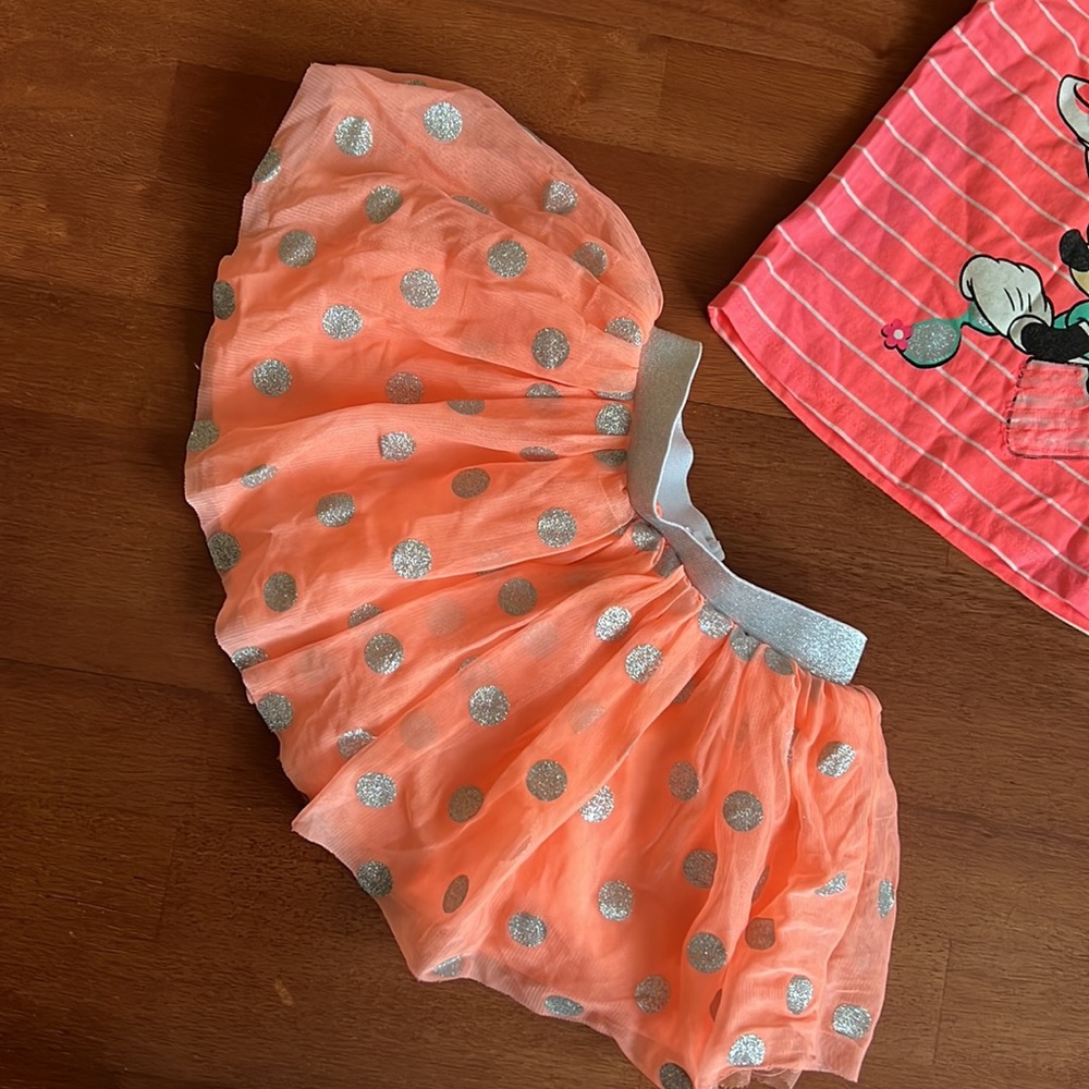 DISNEY OUTFIT - Picture 4 of 7